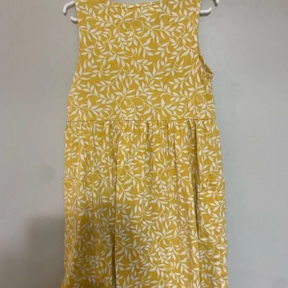 Girls yellow and white sleeveless dress‎ size small
